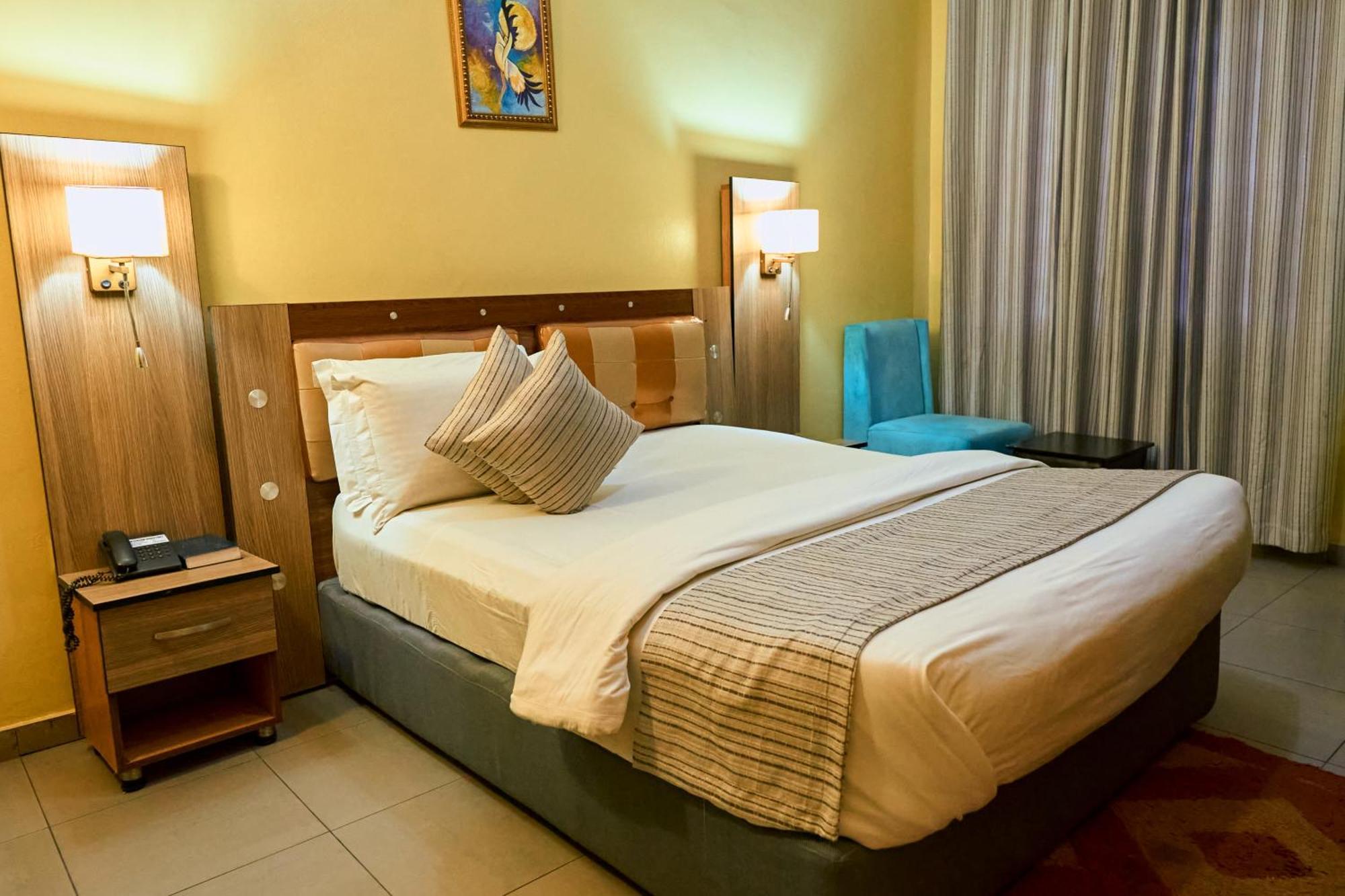 Crownedge Hotels Ikeja Kültér fotó