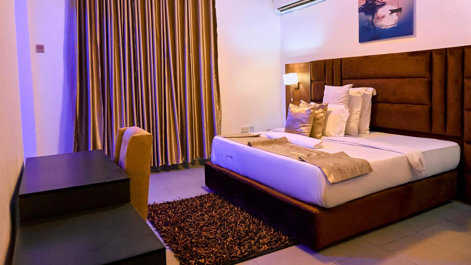 Crownedge Hotels Ikeja Kültér fotó