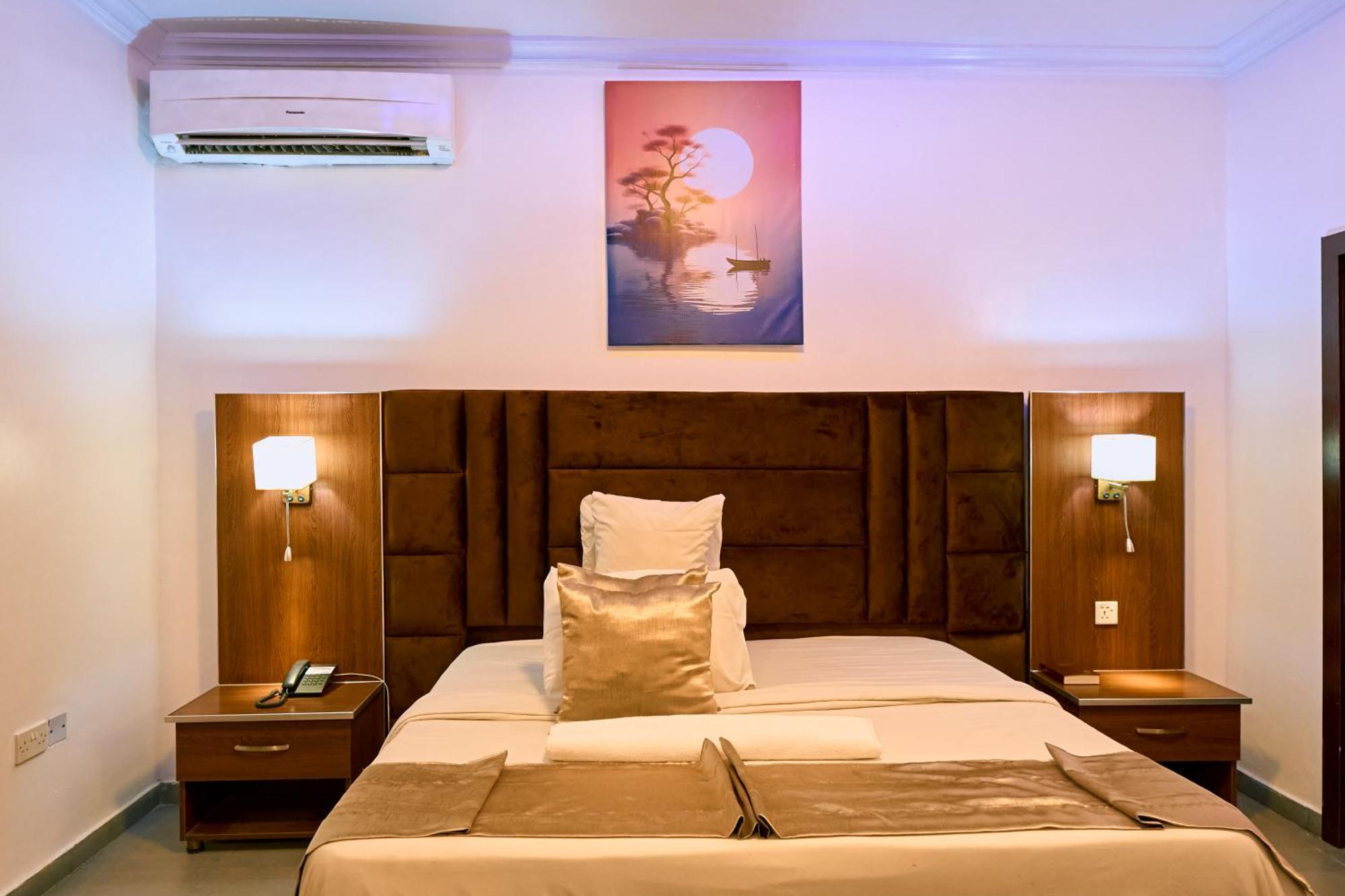 Crownedge Hotels Ikeja Kültér fotó