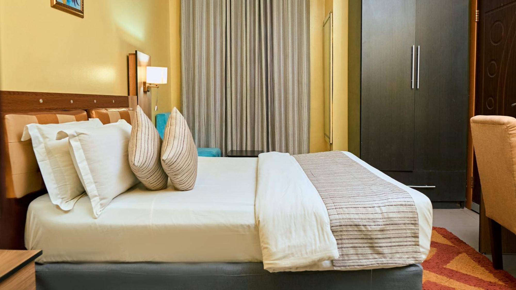 Crownedge Hotels Ikeja Kültér fotó