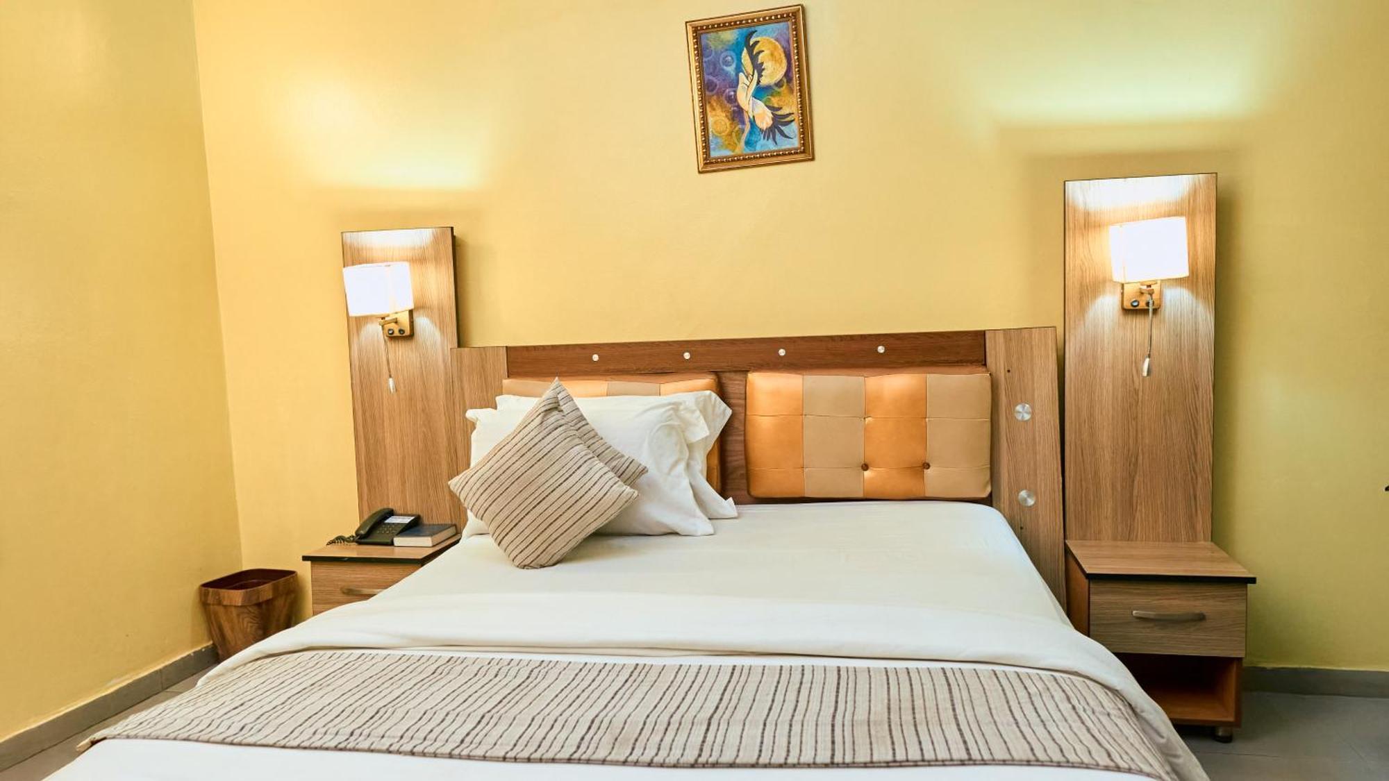 Crownedge Hotels Ikeja Kültér fotó