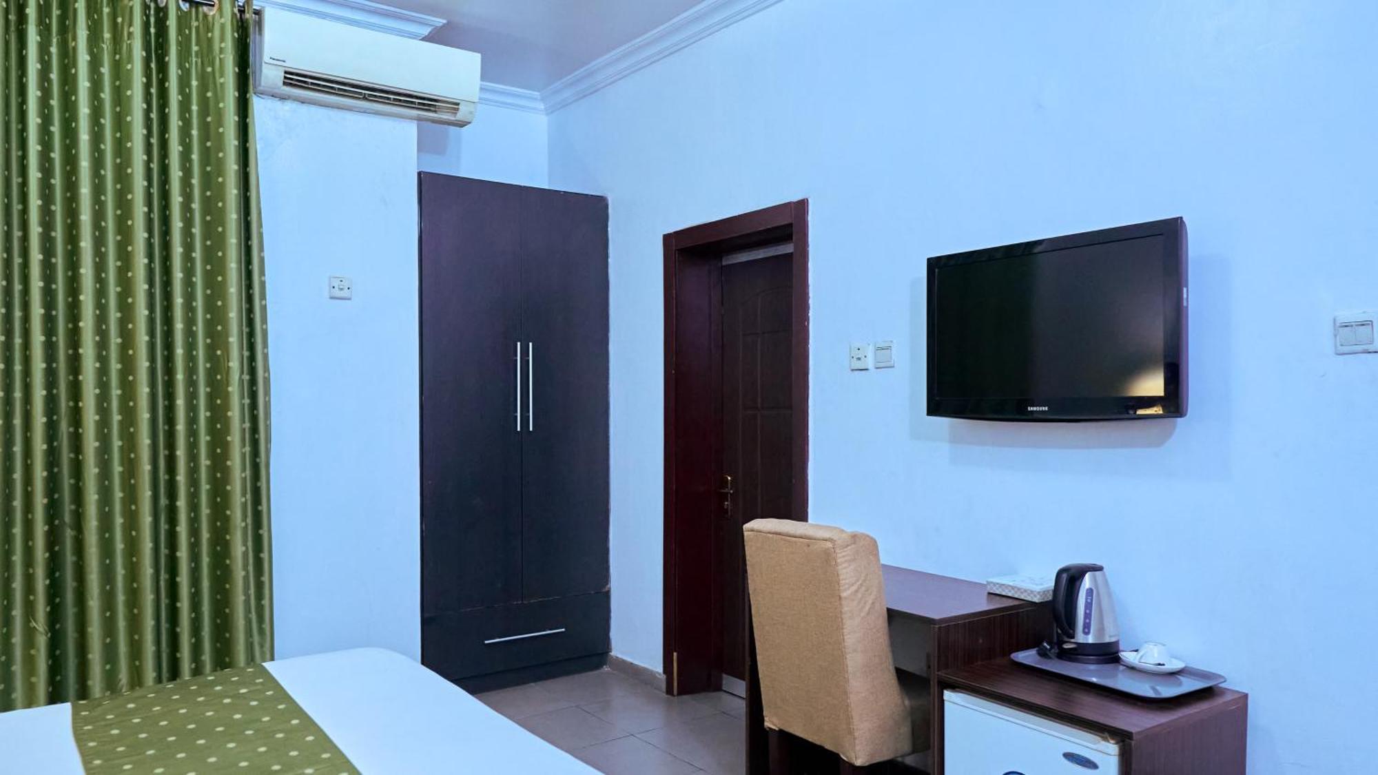 Crownedge Hotels Ikeja Kültér fotó