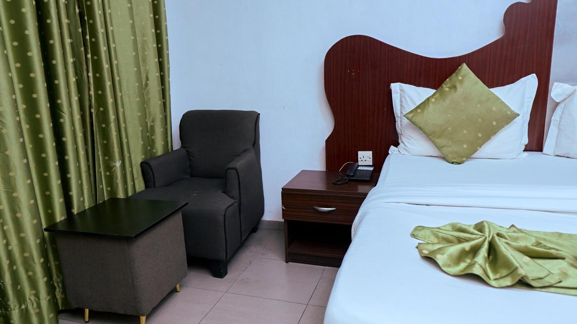 Crownedge Hotels Ikeja Kültér fotó